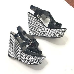 Black Guess Wedges